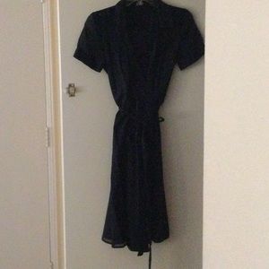 Banana republic cotton wrap dress with lining.  In size 0